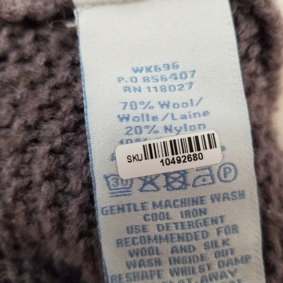 Boden size 4 turtle neck knitted wool sweater - Picture 8 of 8